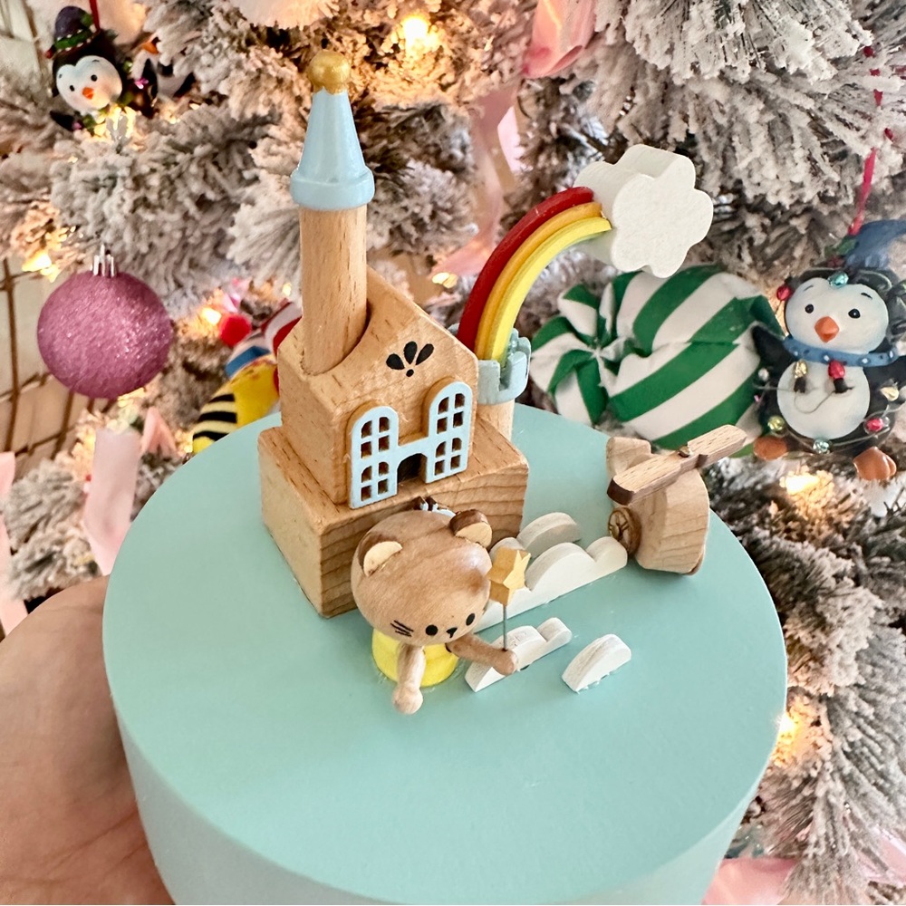 Aurora’s little collections Wooden Music Box Rainbow castle for Christmas - Picture 3 of 5